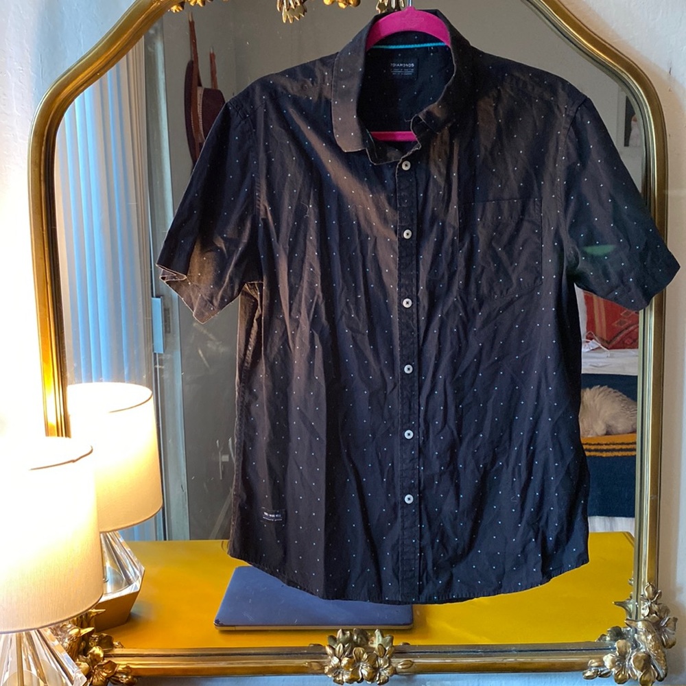 7 diamonds button down